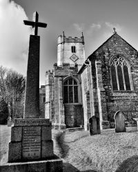 Manaton War Memorial.jpg