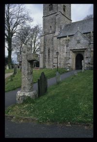 Cross in Whitchurch Churchyard