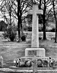 Princetown War Memorial.jpg