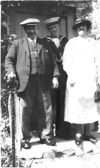 Bill Howe on his first leave from the Navy, with his parents Jack and Emily