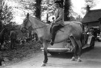 A hunt meeting on Lustleigh Green