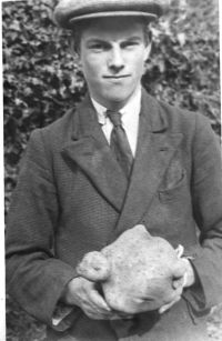 Bill Howe with his prize potato, Manaton Show 1935