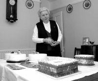 Joan Ellis and her renowned cakes