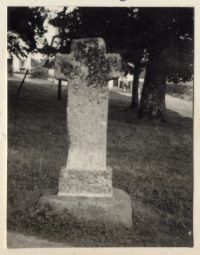 Stone cross at North Bovey