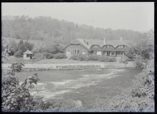  Thatched cottage by river, Bickleigh (tiverton)