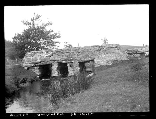 Pizwell Bridge beneath Bellever Tor