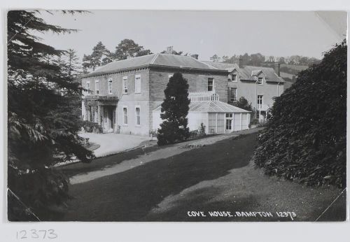 Cove House, Bampton