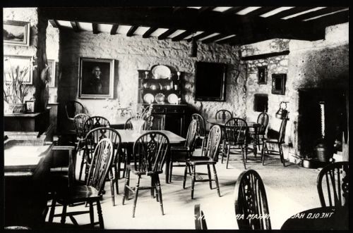 Oxenham Arms interior