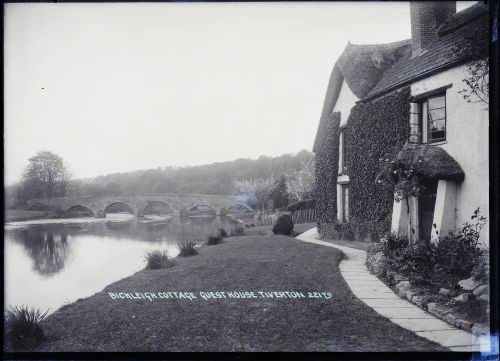  Bickleigh Cottage guest house + river, Bickleigh (tiverton)