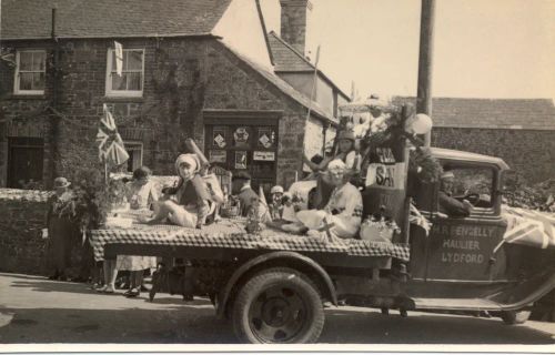 Lydford carnival - celebrating the 1935 Silver jubilee 