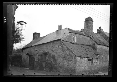 Cottages in Buckland Monachorum 