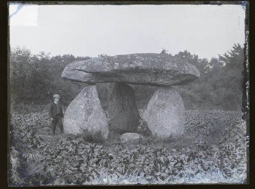 Spinsters Rock, Drewsteignton