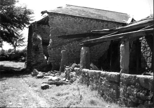 Linhay or barn at Vogwell Farm, Manaton