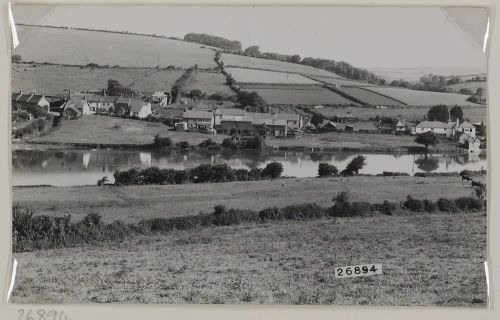 Charleton, Frogmore