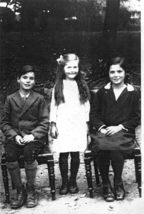 Gideon, Joyce and Phyllis Webber, Manaton, early 1930s