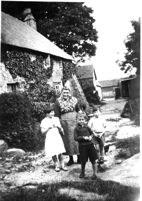 Aunt Liz Creber at Water with May and John Hutchings and George Creber