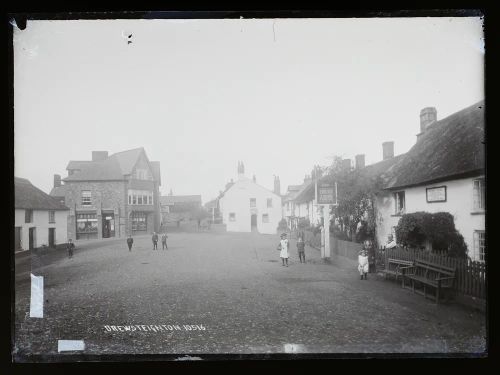 The Druid's Arms and Square, Drewsteignton