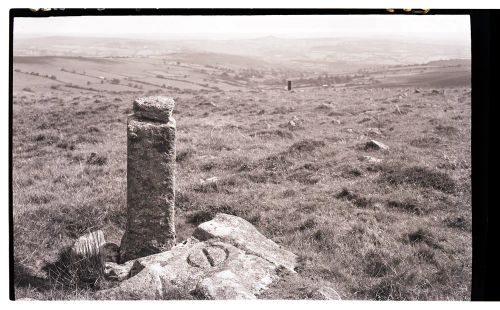 Boundary Stone near Roos Tor