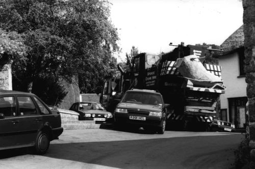 Traffic chaos in Lustleigh due to village hall repairs