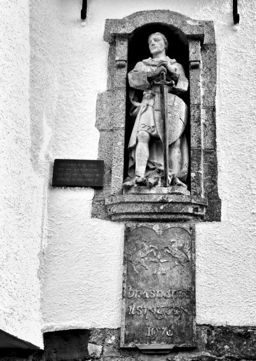 Uncatalogued: Ilsington church. St. George figure.jpg