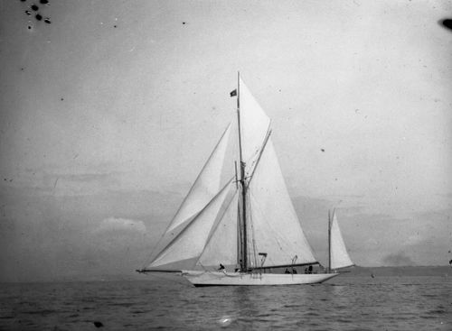 LARGE YACHT WITH MIZZEN MAST