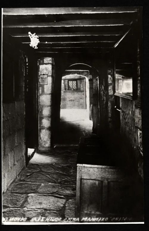 Oxenham Arms interior