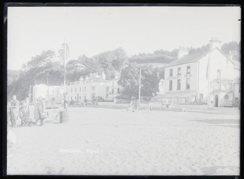 Shaldon: beach (with many small boats), St Nicholas