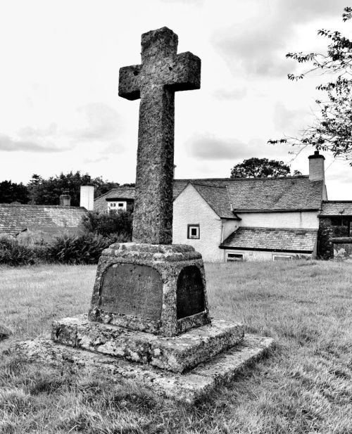 Sheepstor War Memorial.jpg