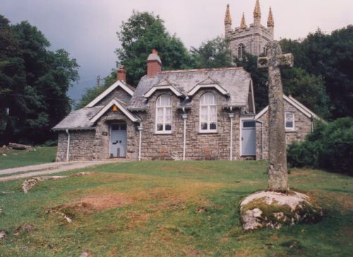 Sampford Spiney Cross