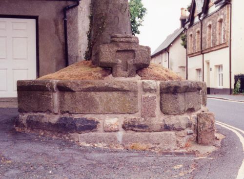 Moretonhampstead Cross