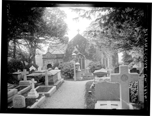 Pennycross church and churchyard