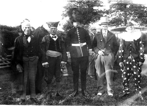 Manaton men setting off for Moreton carnival