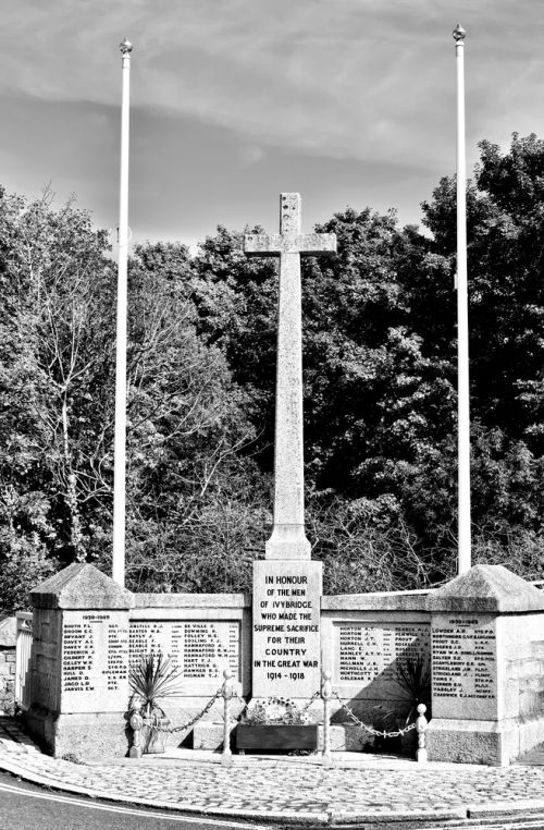 Uncatalogued: Ivybridge War Memorial.jpg