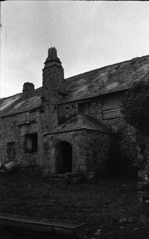 NEGATIVE OF EAST SIDE ,  HUT 3,   METHERELL  by R. HANSFORD WORTH,