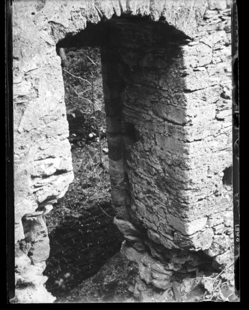 Lydford Castle, dungeon door